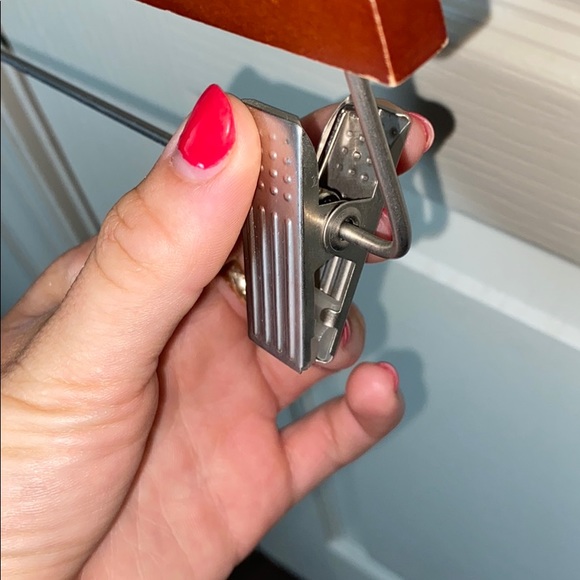 Very high quality wooden PANTS/SKIRT hangers! - Picture 6 of 8